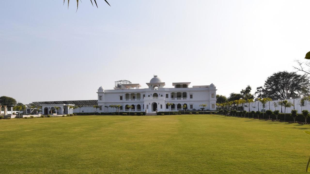 Umaid Farm Resort- A Legancy Vintage Stay In Jaipur Extérieur photo