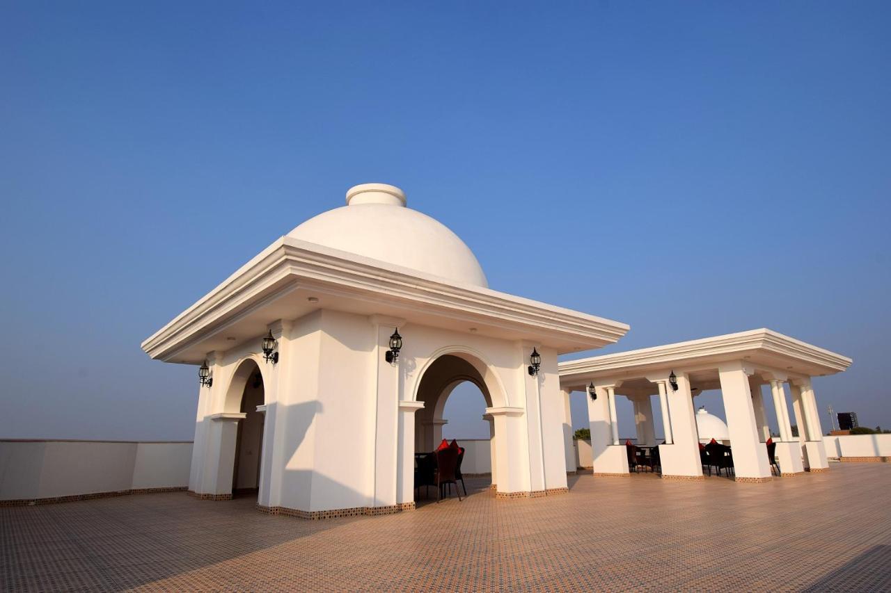 Umaid Farm Resort- A Legancy Vintage Stay In Jaipur Extérieur photo