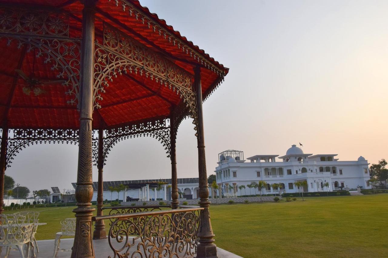 Umaid Farm Resort- A Legancy Vintage Stay In Jaipur Extérieur photo