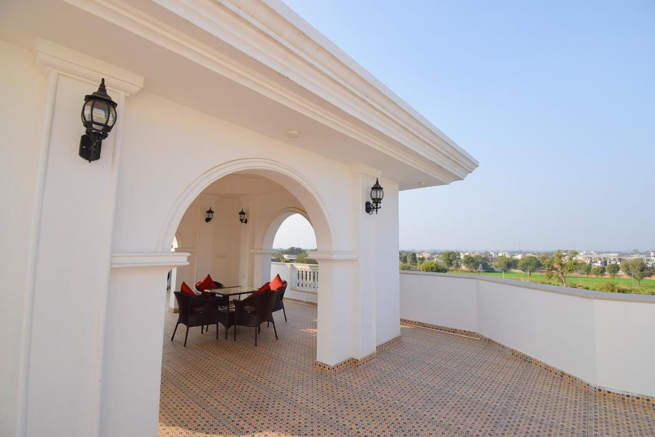 Umaid Farm Resort- A Legancy Vintage Stay In Jaipur Extérieur photo