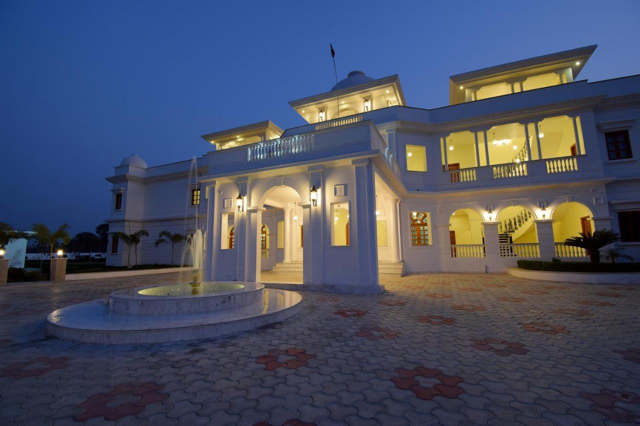 Umaid Farm Resort- A Legancy Vintage Stay In Jaipur Extérieur photo