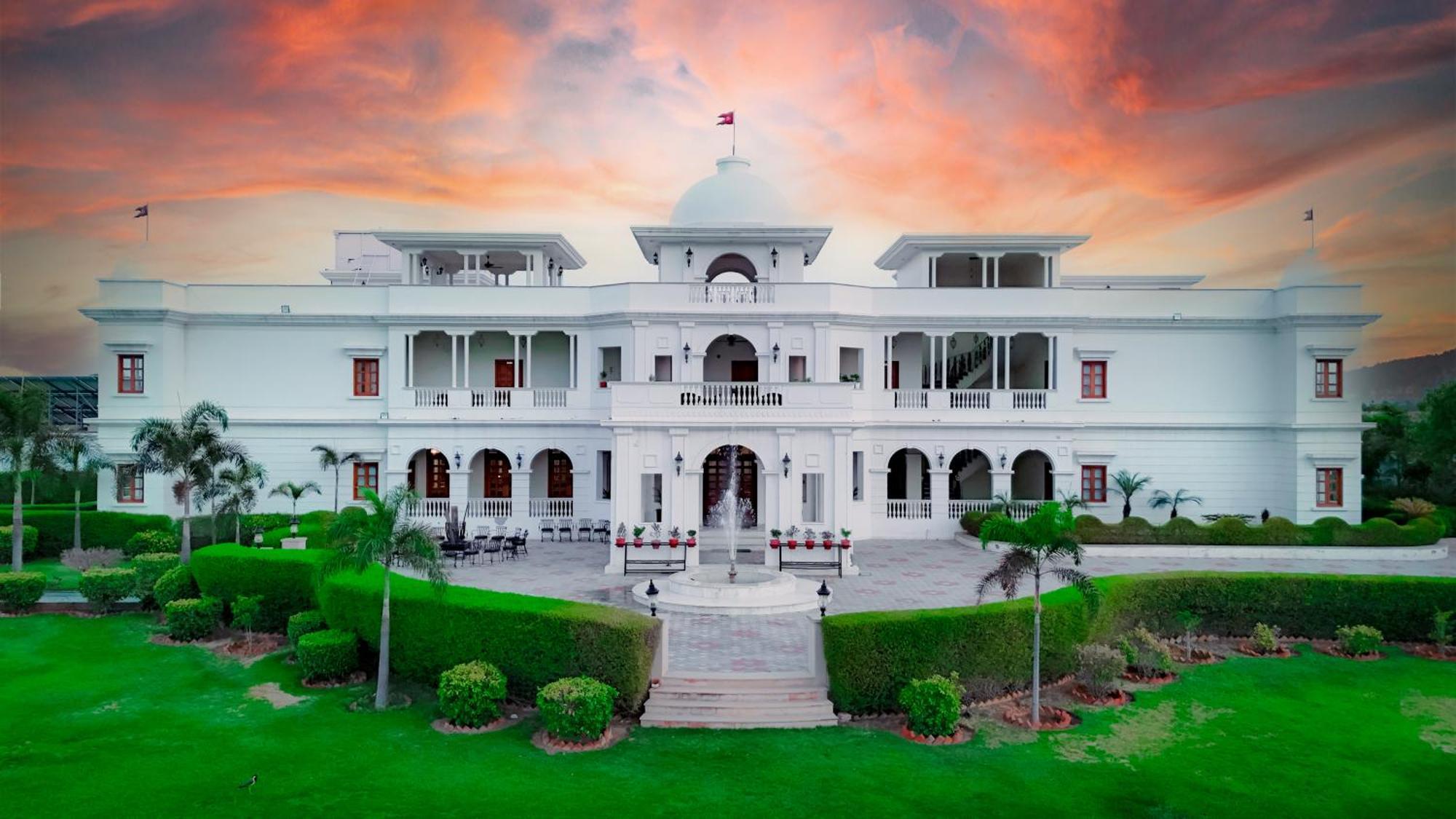 Umaid Farm Resort- A Legancy Vintage Stay In Jaipur Extérieur photo