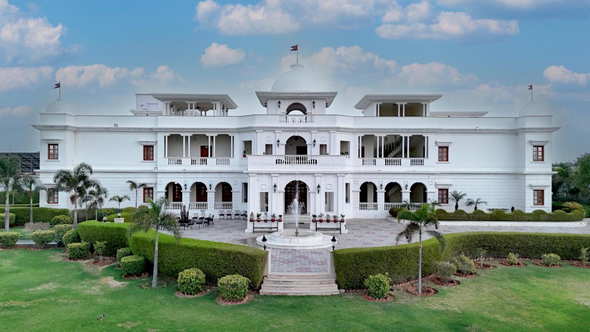 Umaid Farm Resort- A Legancy Vintage Stay In Jaipur Extérieur photo